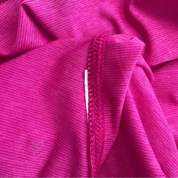 Old Navy Active Go-Dry semi-fitted women’s pink T-shirt size small - Picture 9 of 9